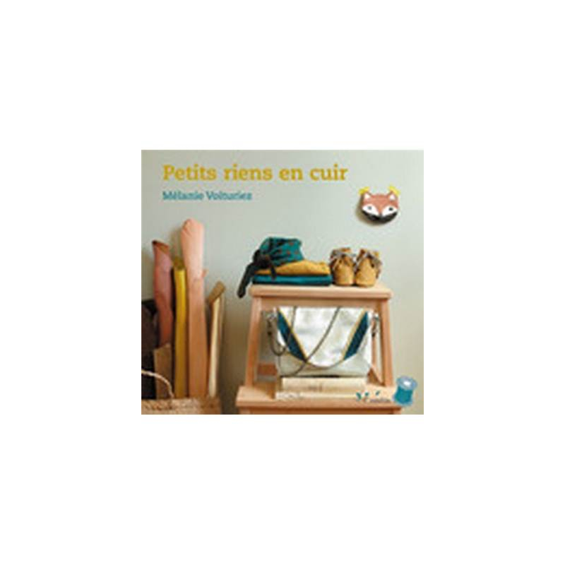 PETITS RIENS EN CUIR